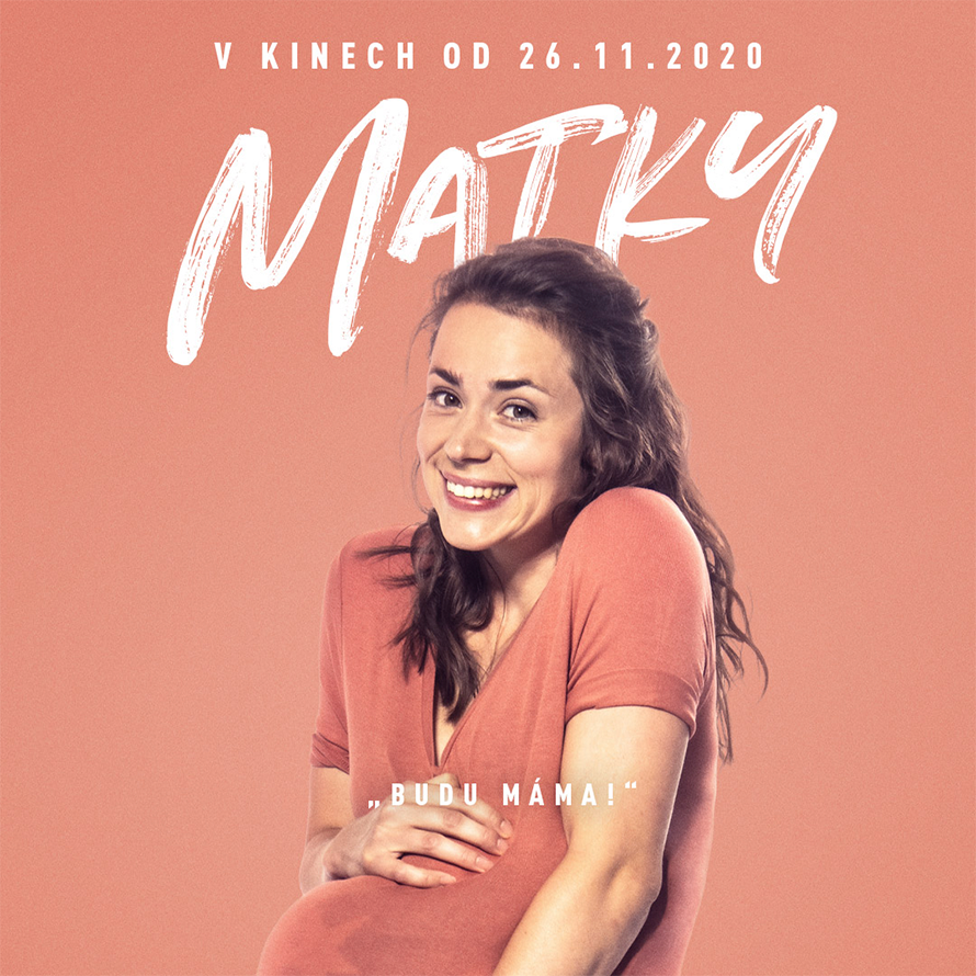Na broskvovém pozadí je vyobrazena žena v červeném topu a přes obrázek je text "Matky" a "Budu Mama!".