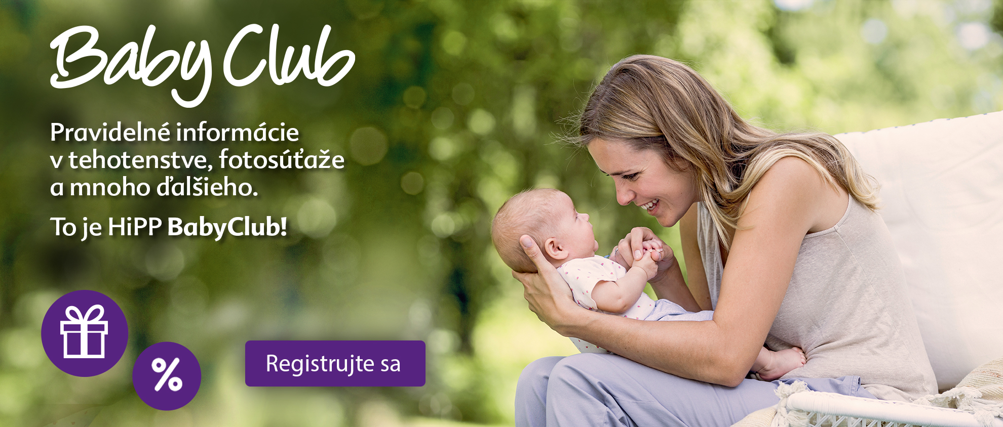 Žena drží vonku dieťa a text propaguje členstvo v detskom klube.